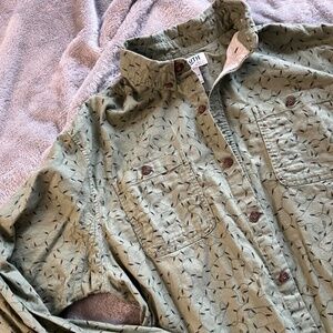 nwot men's Duluth button up